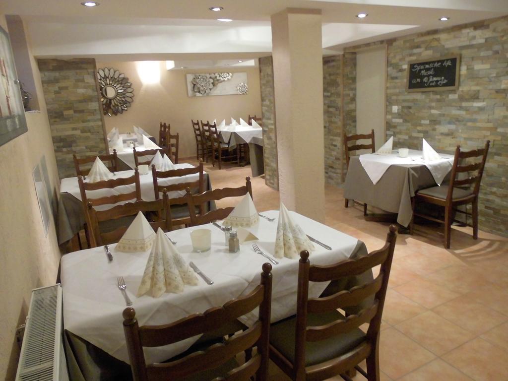 Hotel-Restaurant Schwyzerhuesli Viernheim Exteriör bild