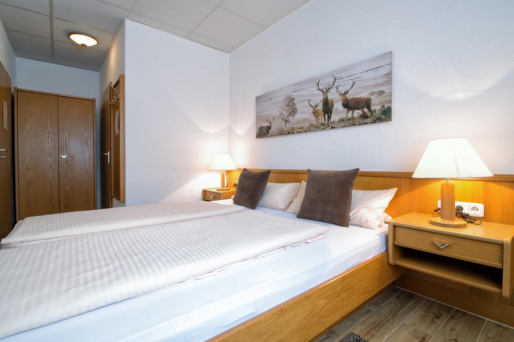 Hotel-Restaurant Schwyzerhuesli Viernheim Exteriör bild